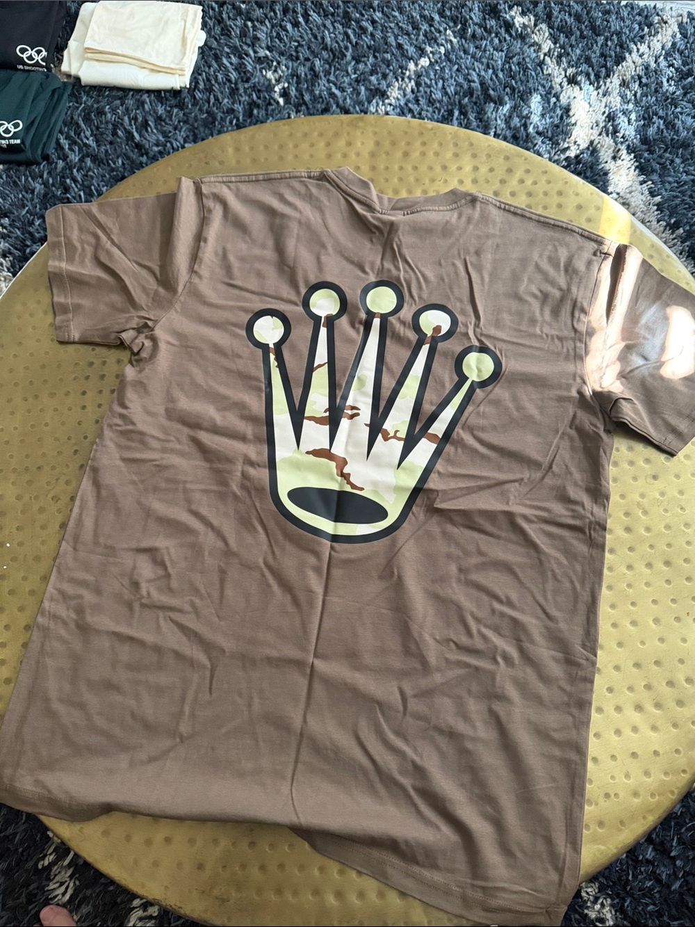 Men's Short Sleeve Graphic Tee - Brown Crown Design